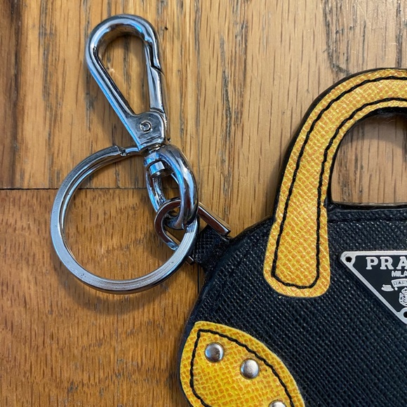 ⭐️HP⭐️PRADA🔑chain - Picture 3 of 6
